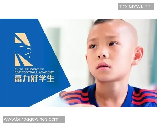 杨静专访：从绿茵场到人生舞台的足球旅程回顾与展望